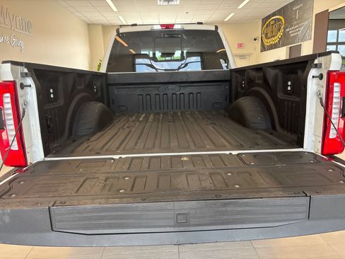 Certified 2025 Ford F250 Lariat w/ Lariat Ultimate Package AWD/4WD image 10