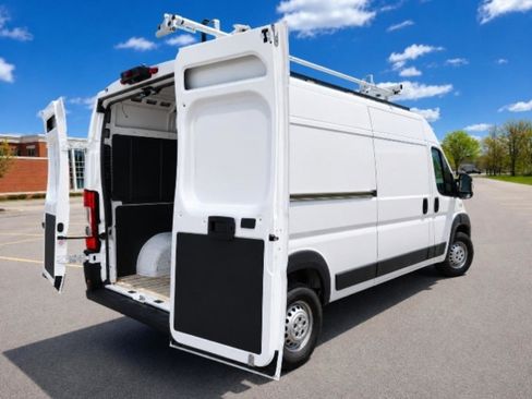 Used 2024 RAM ProMaster 2500 w/ Convenience Group FWD image 6