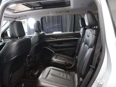 Used 2021 Jeep Grand Cherokee L Limited AWD/4WD image 20