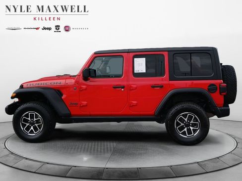 Used 2025 Jeep Wrangler Unlimited Rubicon AWD/4WD image 13