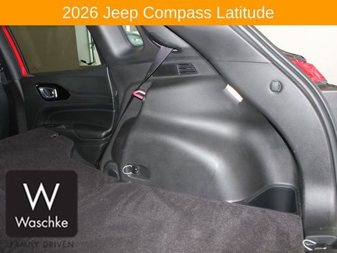 Used 2026 Jeep Compass Latitude w/ Quick Order Package 29K AWD/4WD image 17