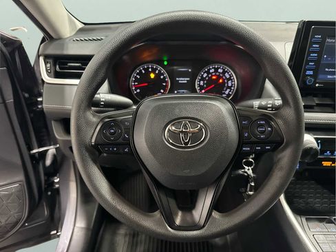 Used 2022 Toyota RAV4 LE image 13