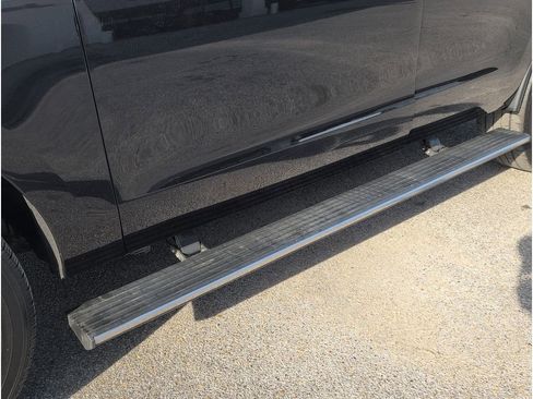 Used 2024 Ford Expedition Limited image 10