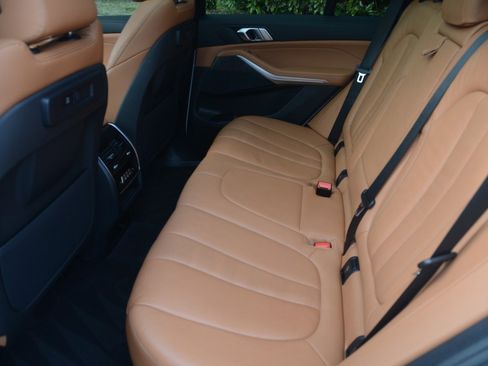 Used 2022 BMW X5 sDrive40i w/ M Sport Package image 16