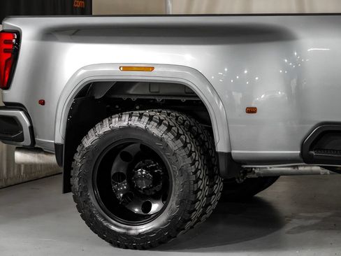 Used 2024 GMC Sierra 3500 Denali w/ Denali Reserve Package AWD/4WD image 7