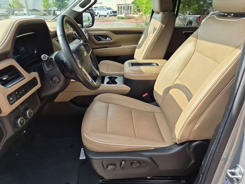 Used 2024 Chevrolet Suburban Premier RWD image 21