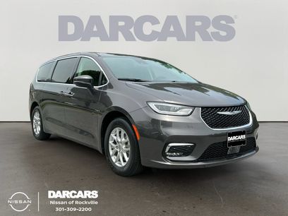 Used 2023 Chrysler Pacifica Touring-L