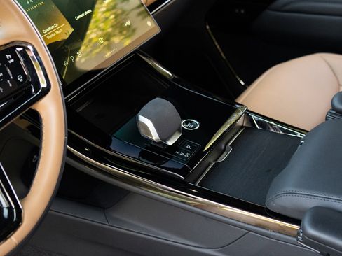 Used 2025 Land Rover Range Rover Sport Dynamic SE AWD/4WD image 40