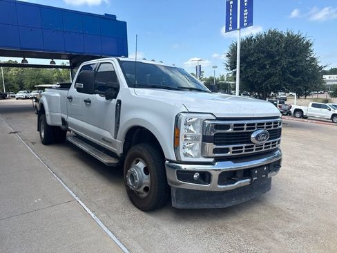 Used 2023 Ford F350 XLT w/ 360-Degree Camera Package AWD/4WD image 2