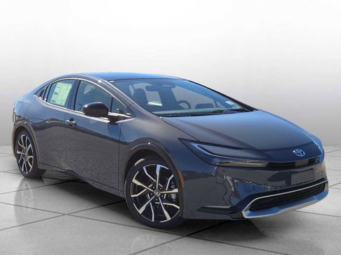 New 2026 Toyota Prius Plug-In Hybrid image 2