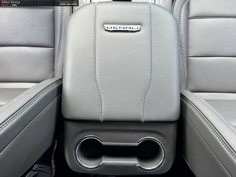 New 2026 GMC Yukon XL Denali w/ Sun & Power Step Package AWD/4WD image 18