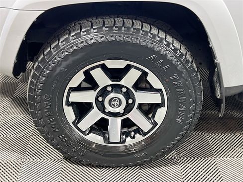 Used 2020 Toyota 4Runner TRD Off-Road Premium w/ Moonroof Package image 28