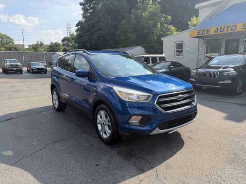 Used 2018 Ford Escape SE AWD/4WD image 2