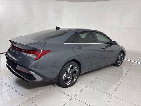 New 2026 Hyundai Elantra Limited image 5
