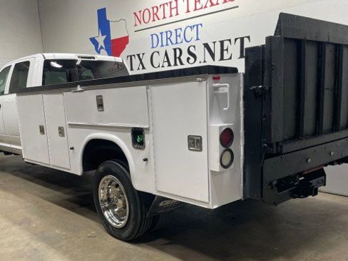 Used 2021 RAM 5500 Tradesman w/ Chrome Appearance Group image 9