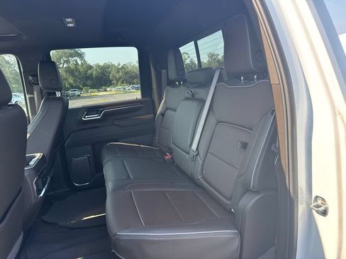 Used 2024 GMC Sierra 2500 Denali w/ Denali Reserve Package AWD/4WD image 12