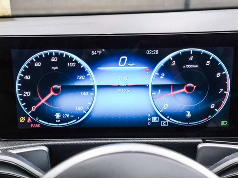 Used 2022 Mercedes-Benz GLB 250 4MATIC image 29