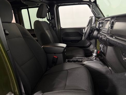 Used 2023 Jeep Wrangler Unlimited w/ Cold Weather Group image 33