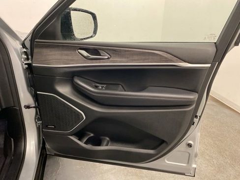 Used 2021 Jeep Grand Cherokee L Limited image 26