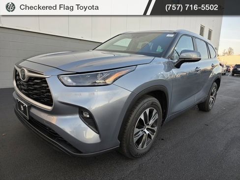 Used 2023 Toyota Highlander XLE image 1
