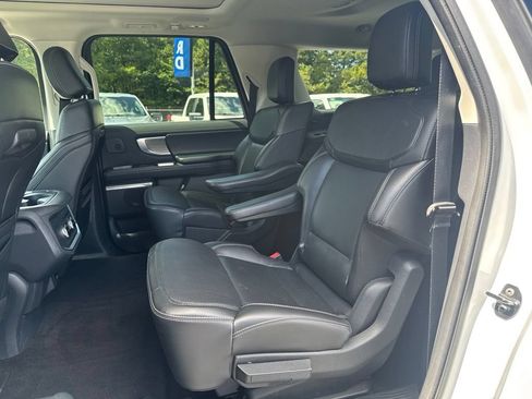 Used 2025 Ford Expedition Max Platinum w/ Driver's Package AWD/4WD image 10