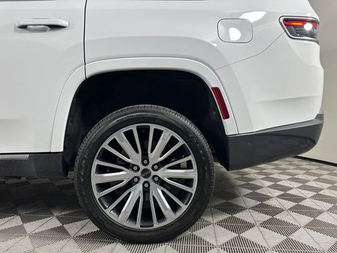 Used 2022 Jeep Grand Wagoneer Series III image 27