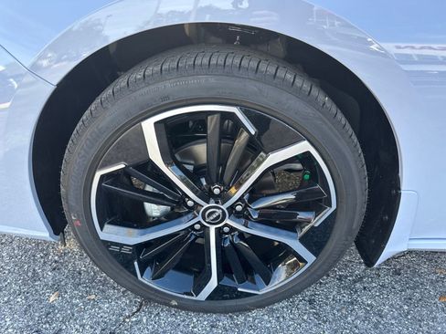 New 2025 Nissan Altima 2.5 SR image 11