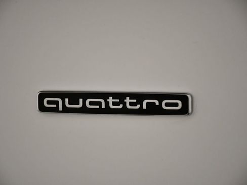 Used 2025 Audi Q5 Premium w/ Convenience Package image 10