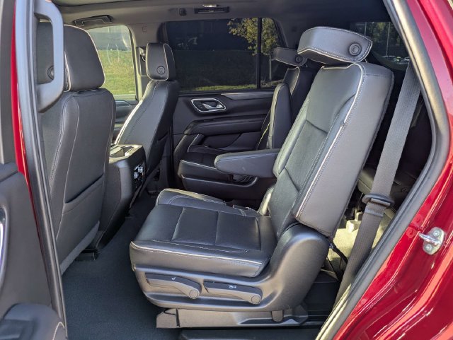 Used 2022 GMC Yukon SLT w/ SLT Premium Package AWD/4WD image 16