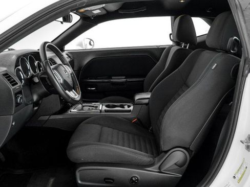 Used 2013 Dodge Challenger SXT image 23