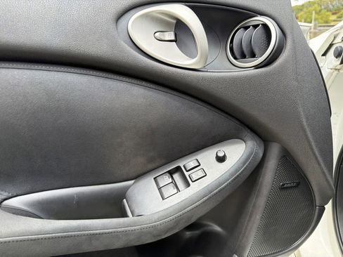 Used 2012 Nissan 370Z Touring w/ Sport Pkg RWD image 9
