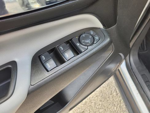 Used 2023 Chevrolet Equinox LS w/ Driver Confidence II Package FWD image 19