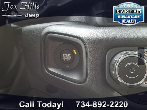 Used 2025 Jeep Gladiator Sport AWD/4WD image 24