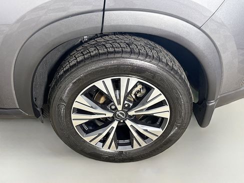 Used 2023 Nissan Rogue SV image 37