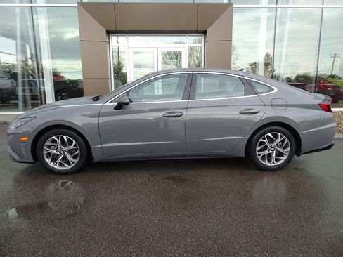 Used 2023 Hyundai Sonata SEL image 2