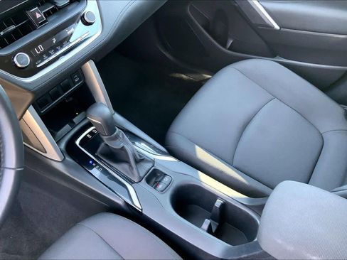 Used 2024 Toyota Corolla Cross LE FWD image 16