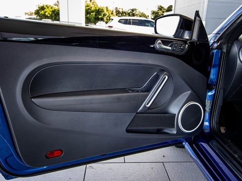 Used 2014 Volkswagen Beetle R-Line image 23