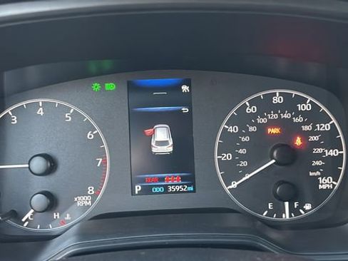 Used 2024 Toyota Corolla Cross LE image 17