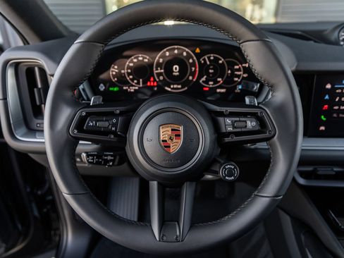 Certified 2026 Porsche Cayenne Coupe AWD/4WD image 25