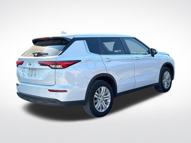 Used 2022 Mitsubishi Outlander ES FWD image 6