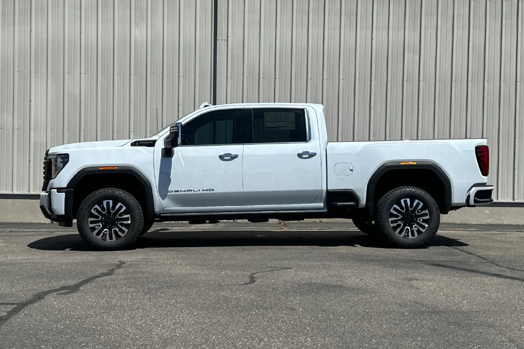 Used 2026 GMC Sierra 2500 Denali Ultimate w/ Max Trailering Package AWD/4WD image 10