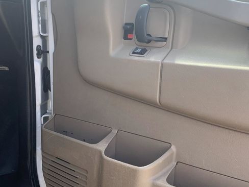 Used 2017 GMC Savana 2500 Extended RWD image 18