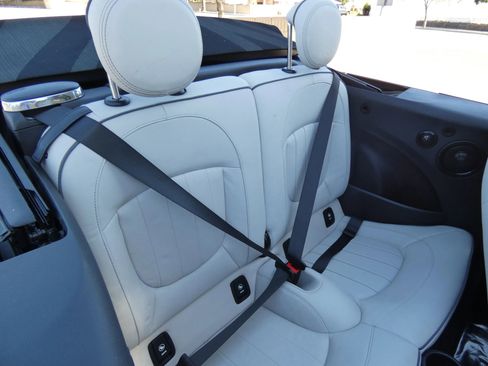 Used 2018 MINI Cooper S image 34