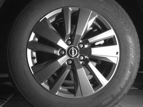 Used 2025 Nissan Pathfinder SV FWD image 14