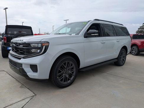 New 2026 Ford Expedition Max Platinum w/ Stealth Appearance Package AWD/4WD image 7