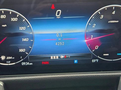 Certified 2025 Mercedes-Benz GLB 250 image 11