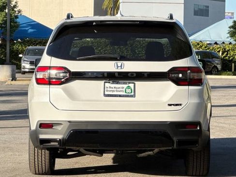 New 2026 Honda Pilot Sport image 5