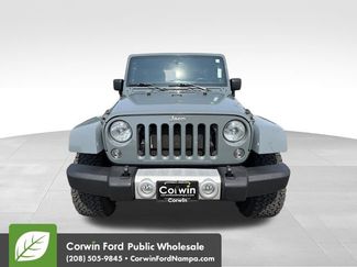 Used 2014 Jeep Wrangler Unlimited Sahara w/ Dual Top Group AWD/4WD video 2