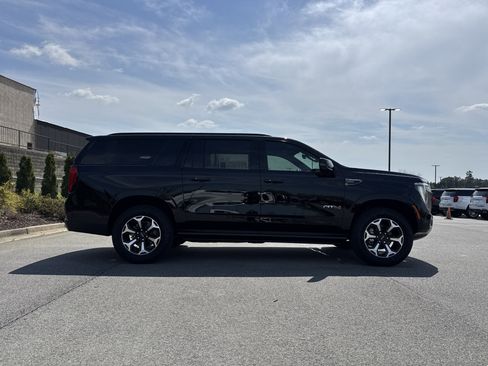 New 2026 GMC Yukon XL AT4 w/ AT4 Premium Plus Package AWD/4WD image 11