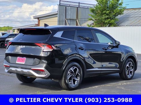 Used 2023 Kia Sportage LX FWD image 6